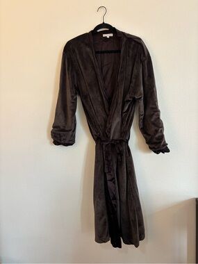 Giraffe at Home brown velour long robe size 1 medium/large